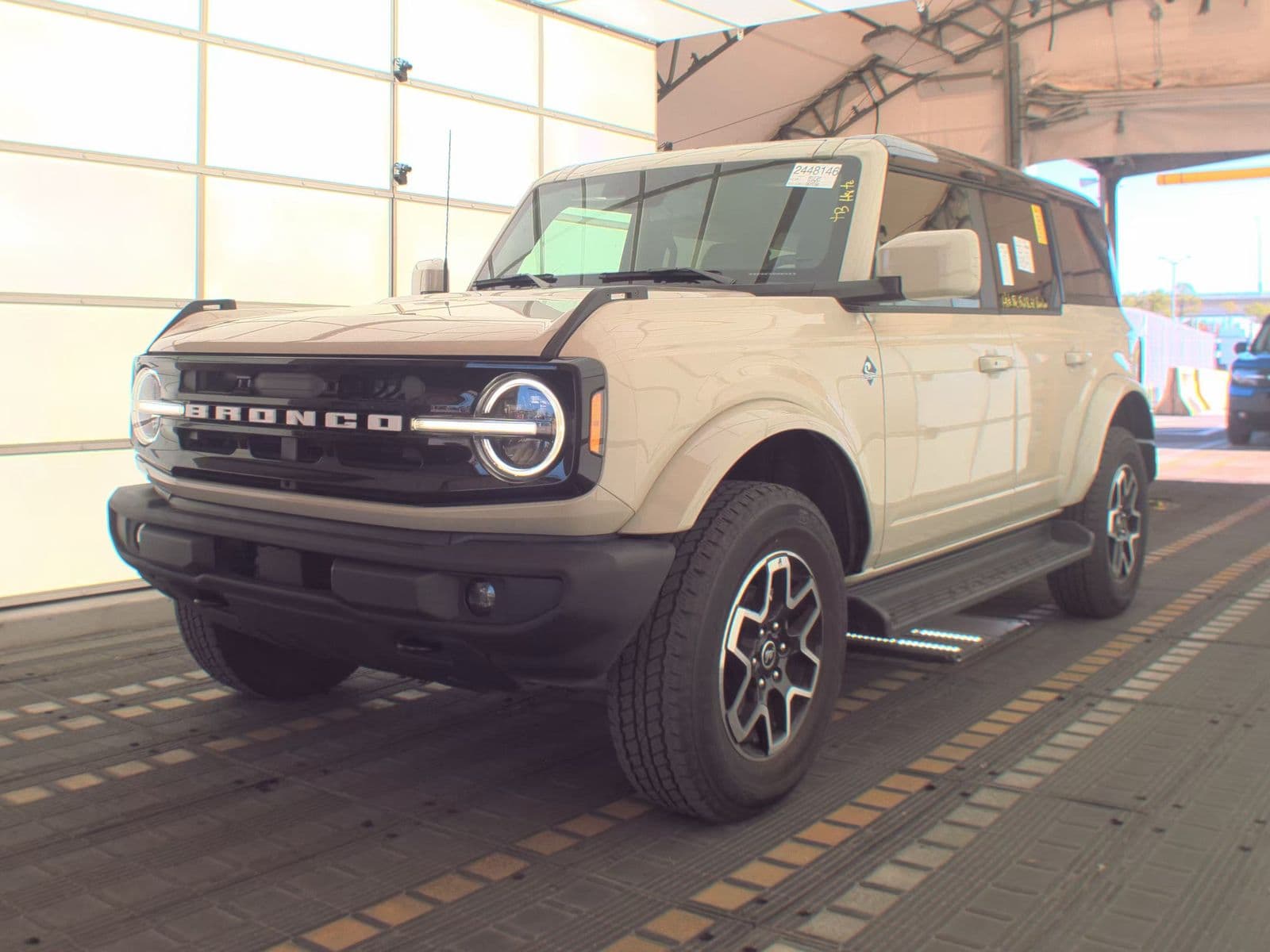 2025 Bronco Outer Banks — Ford Bronco reference photo