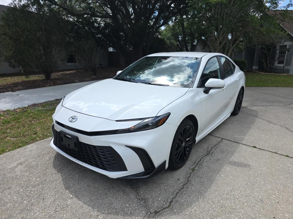 2025 Camry SE — Toyota Camry reference photo