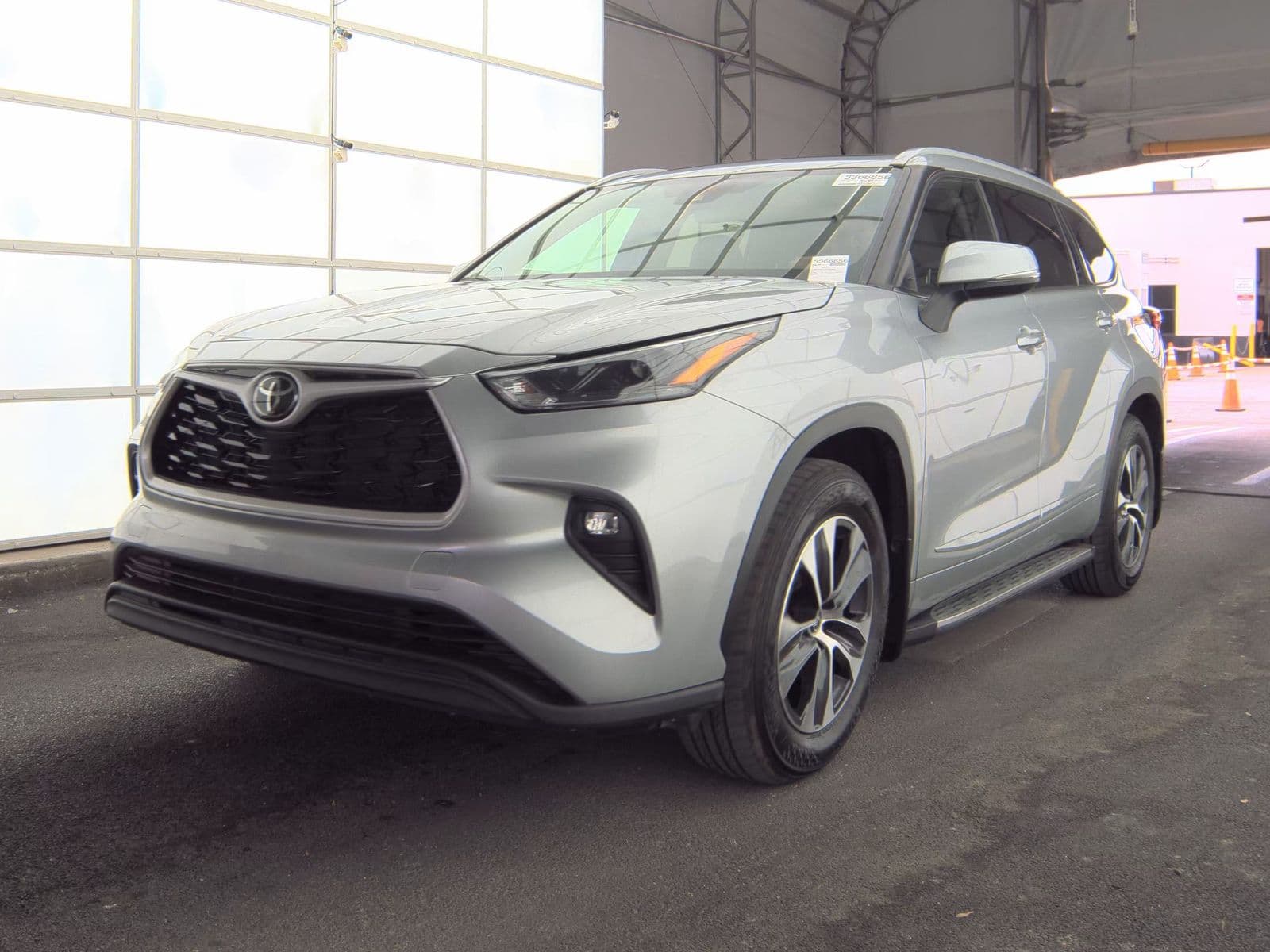 2022 Highlander XLE — Toyota Highlander reference photo