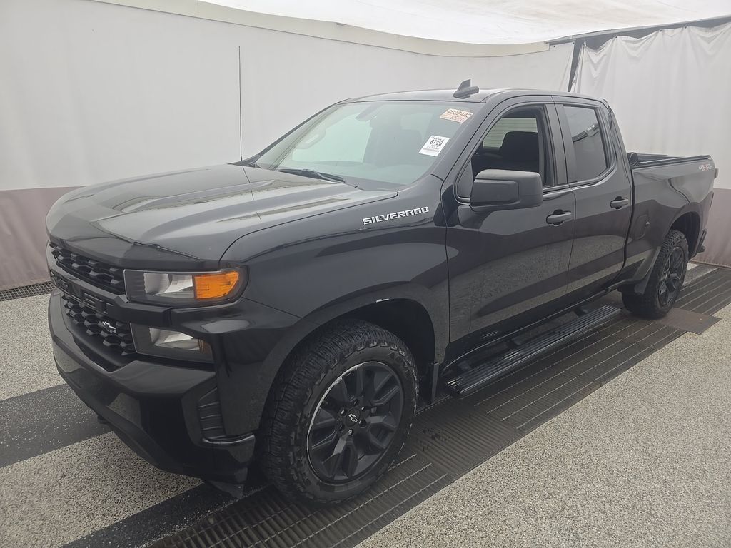 2021 Chevrolet 1500 Custom photo