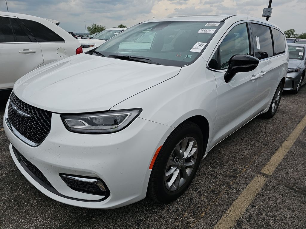 2026 Chrysler Pacifica Limited photo