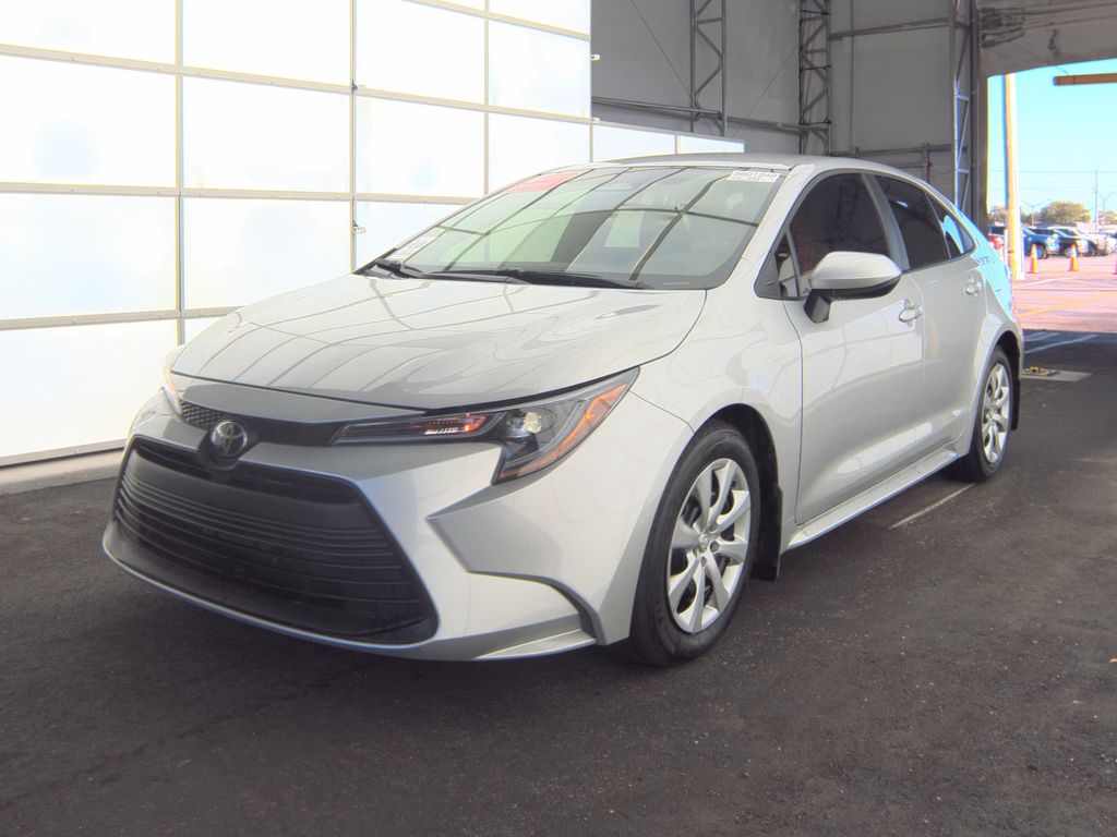 2025 Toyota Corolla LE photo