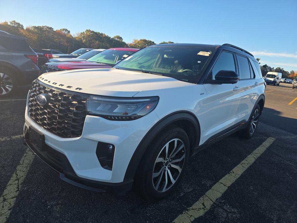 2025 Ford Explorer ST-Line photo