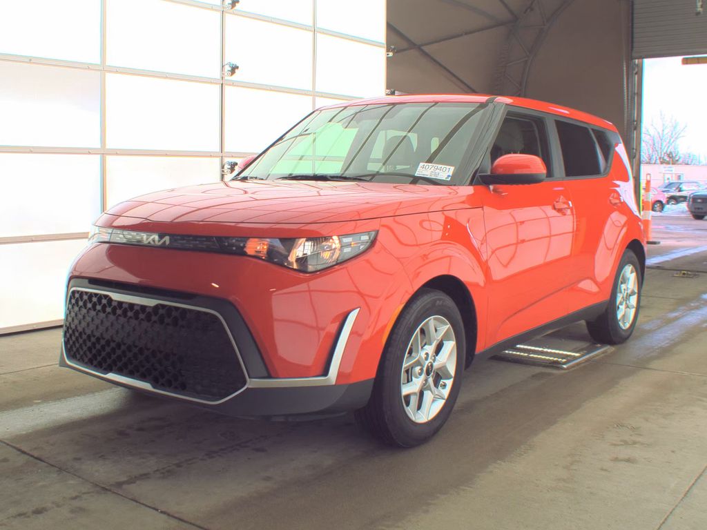 2025 Kia Soul LX photo