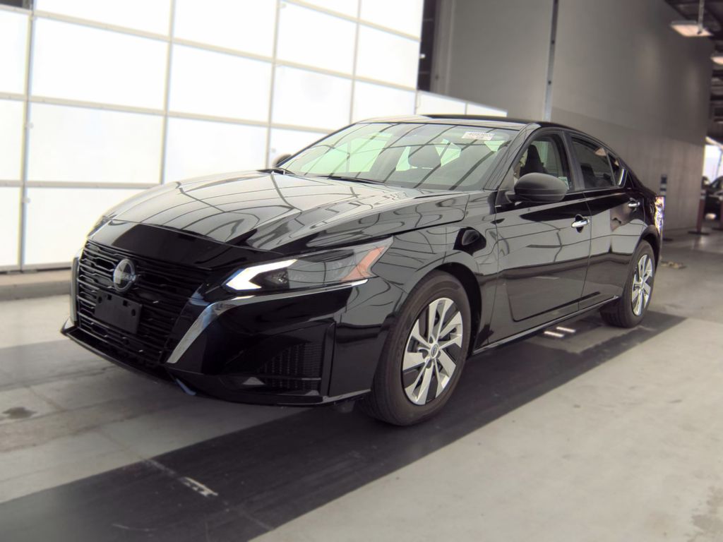 2025 Nissan Altima S photo