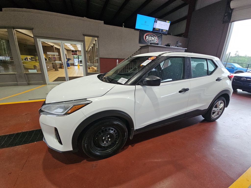 2025 Nissan Kicks Play S photo