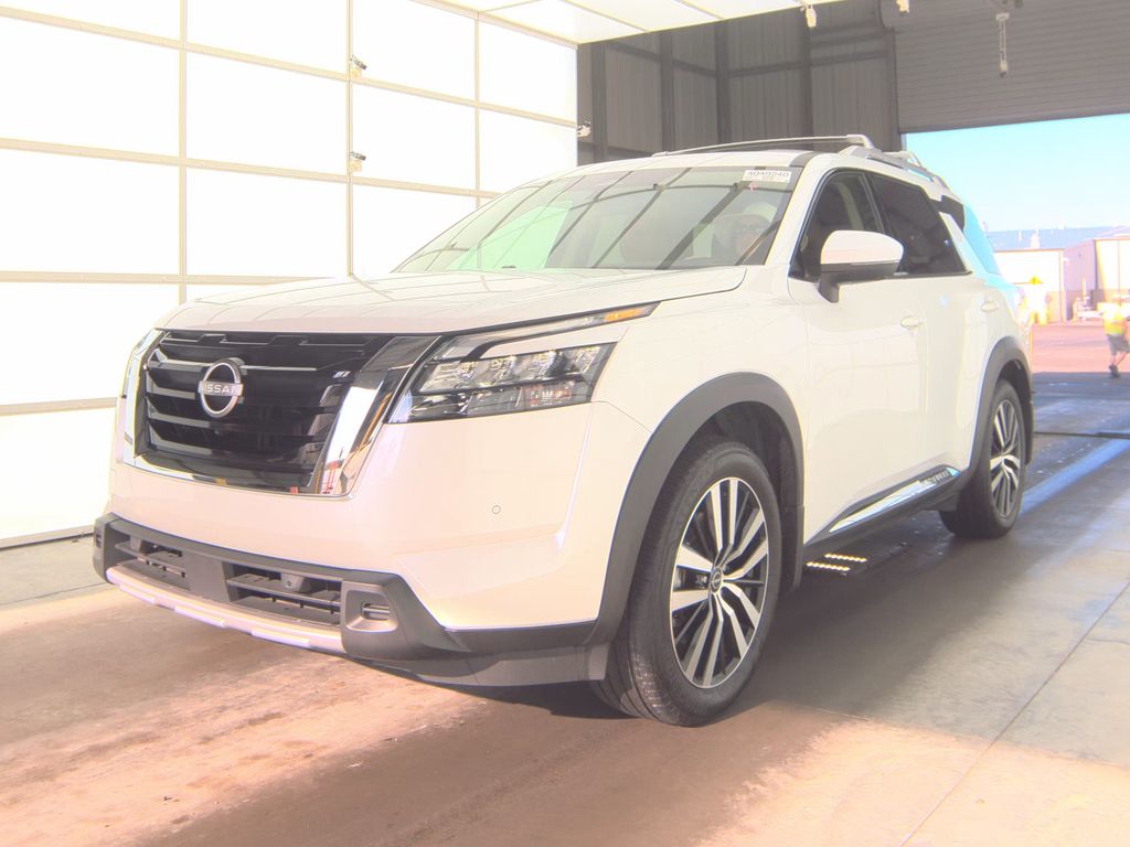 2025 Nissan Pathfinder Platinum photo