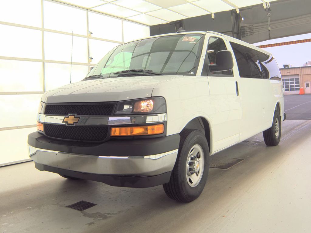 2025 Chevrolet 3500 LT photo