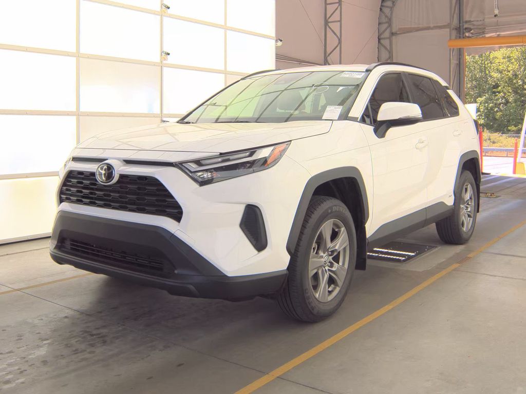 2025 Toyota RAV4 Hybrid LE photo