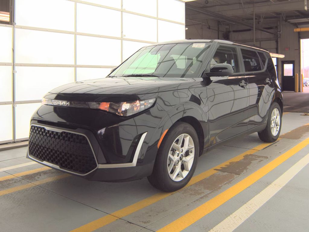 2025 Kia Soul LX photo