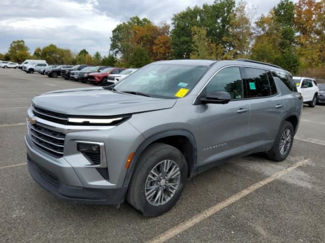 2026 Chevrolet Traverse FWD LT photo