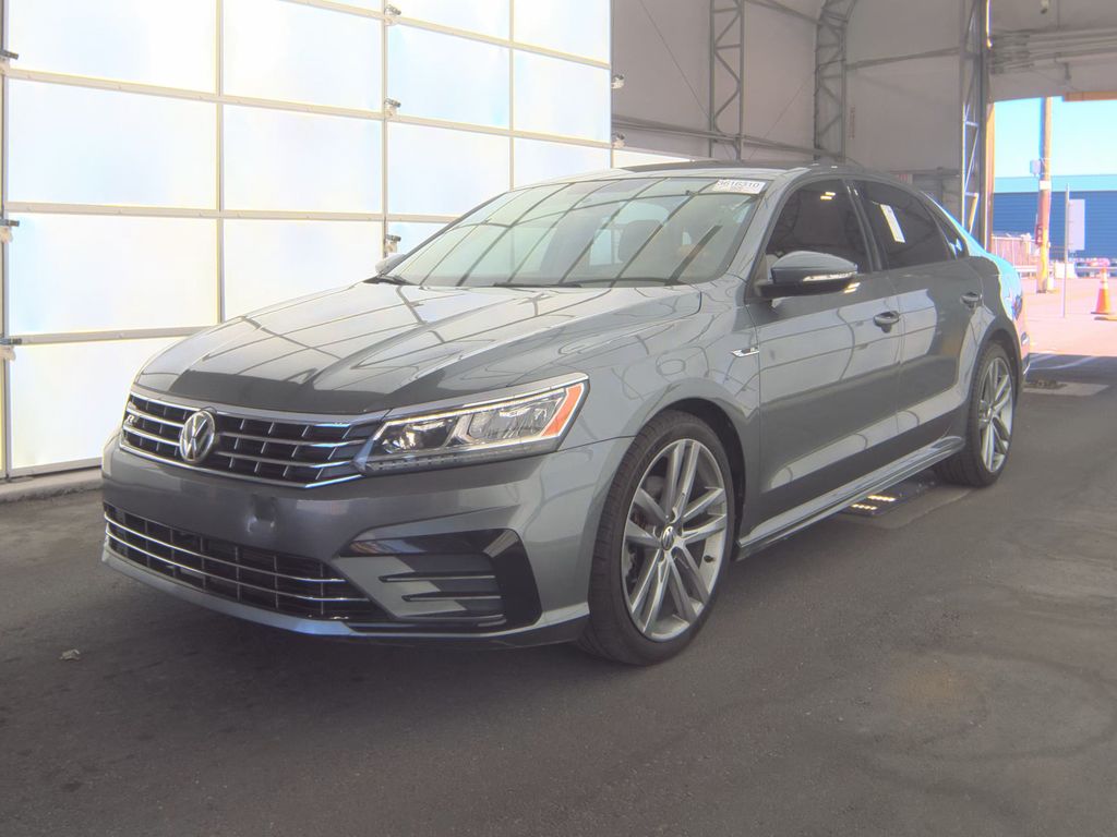 2018 Volkswagen Passat R-Line photo