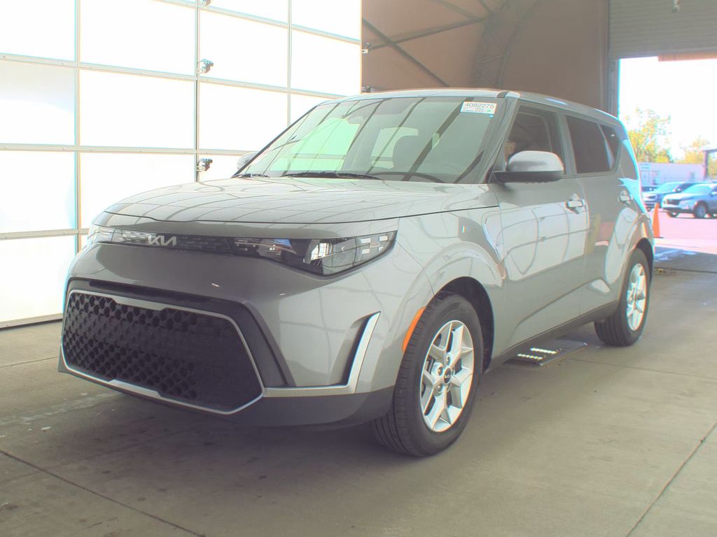 2025 Kia Soul LX photo