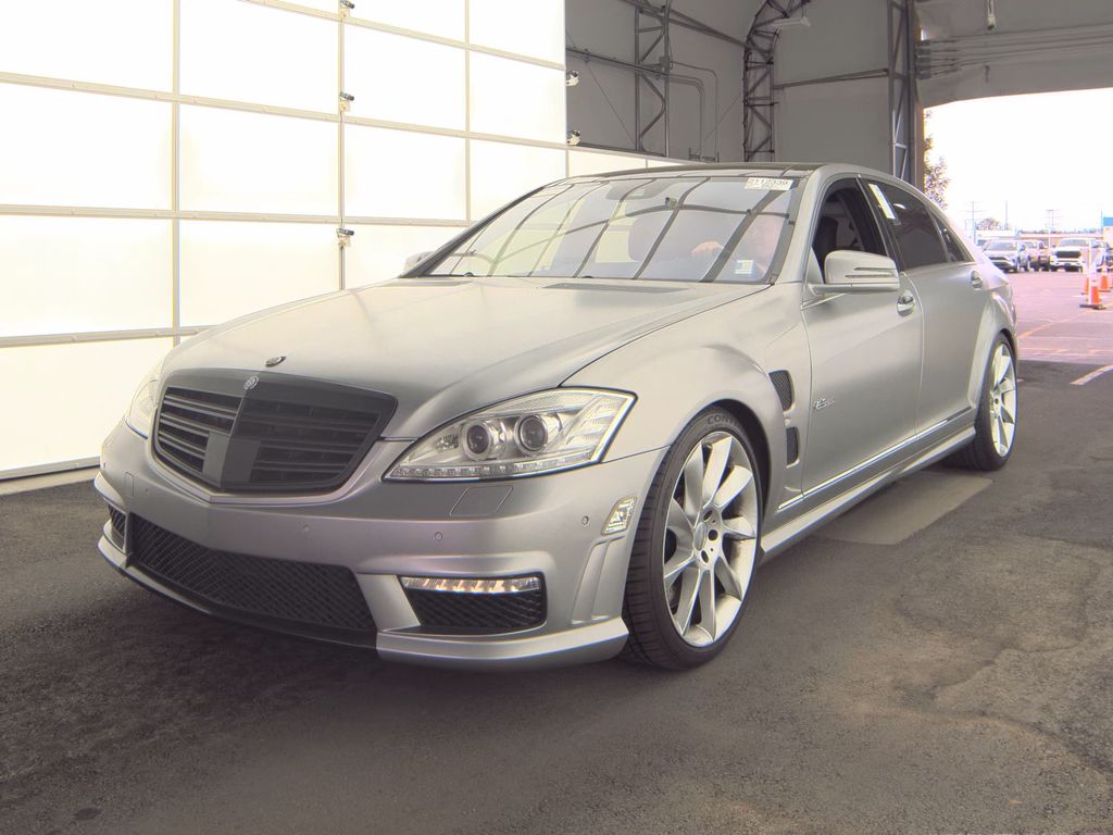 2010 Mercedes-Benz S-Class S63 AMG photo