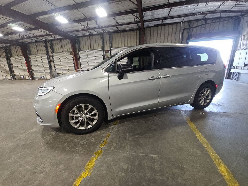 2026 Chrysler Pacifica Limited photo
