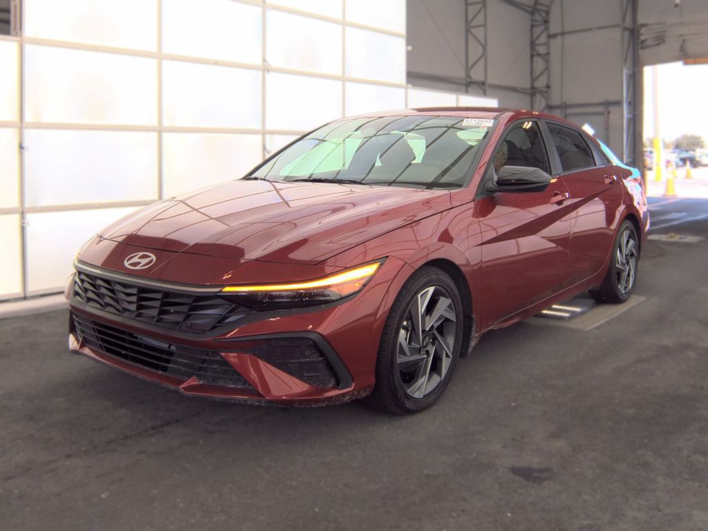 2025 Hyundai Elantra SEL Sport photo