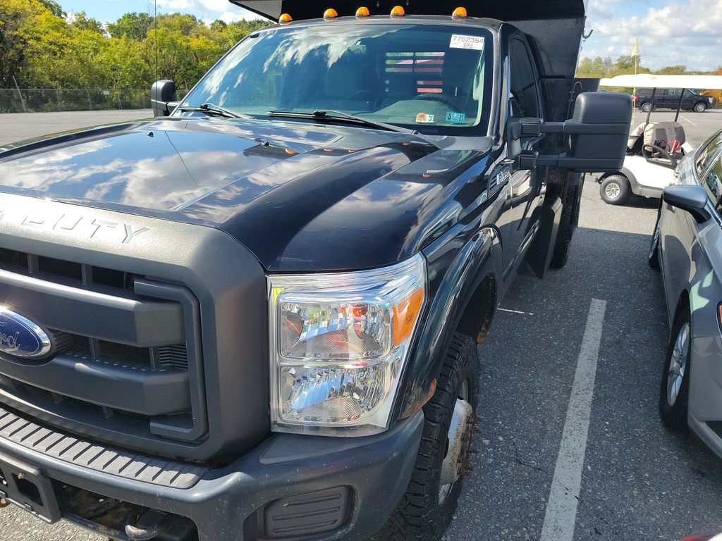2015 Ford F-350 DRW XL photo