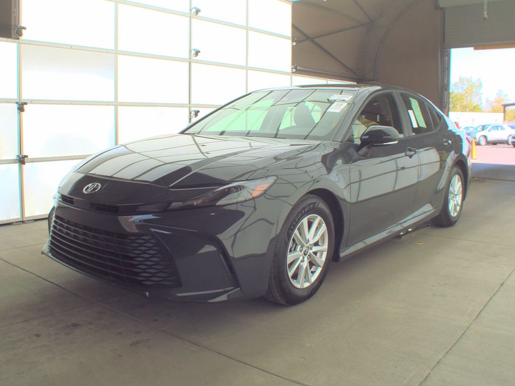 2025 Toyota Camry LE photo