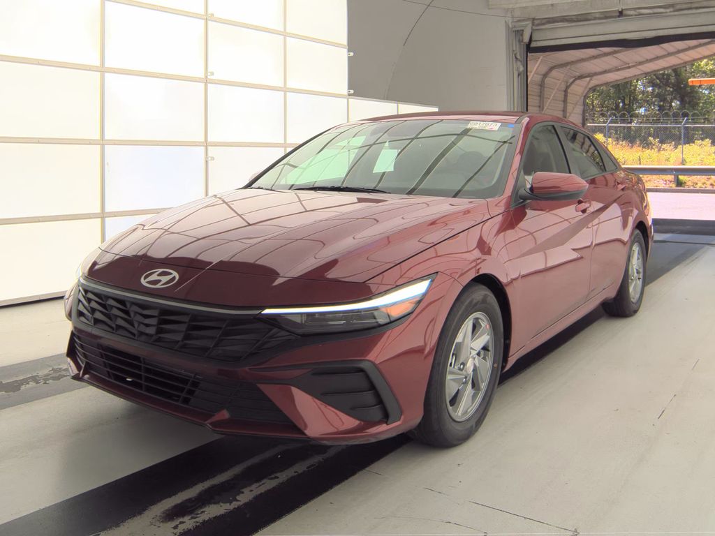 2025 Hyundai Elantra SE photo