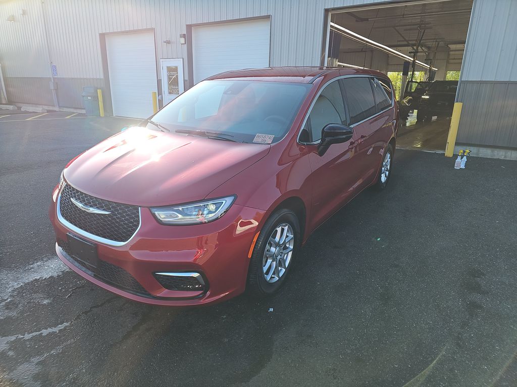 2026 Chrysler Pacifica Select photo