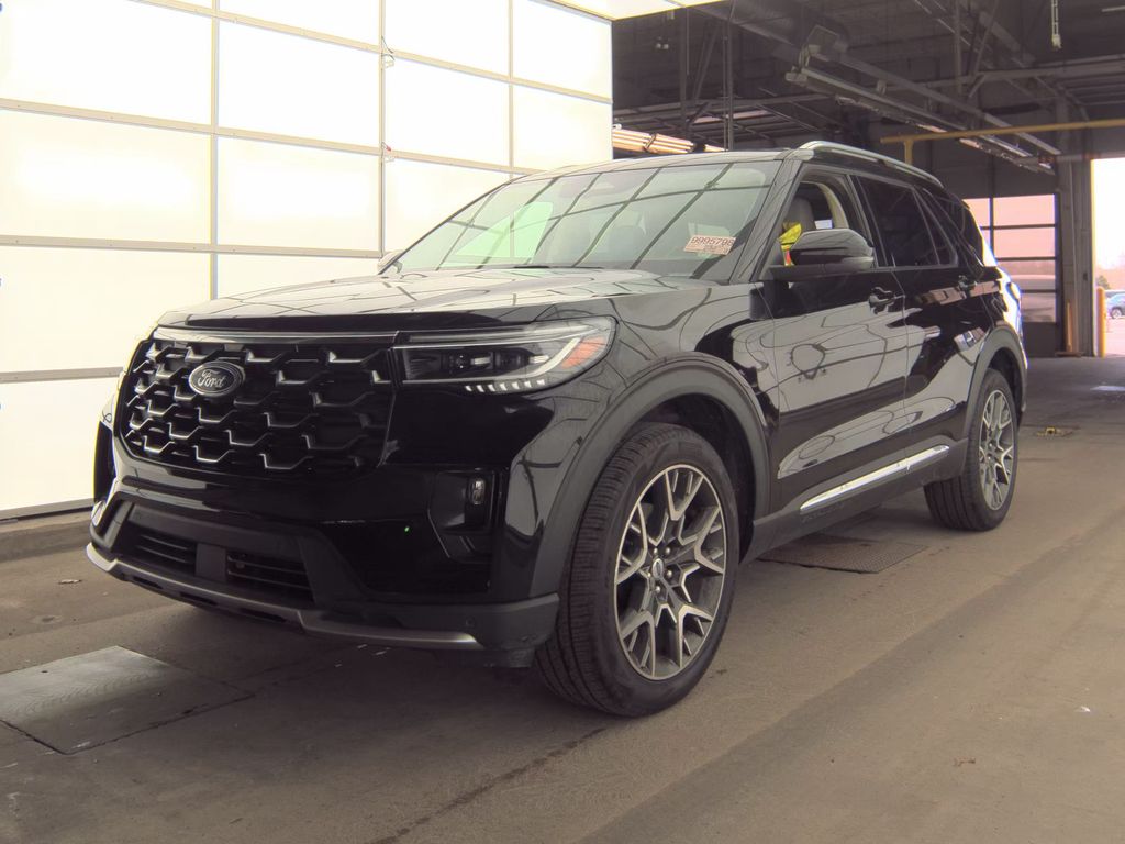 2025 Ford Explorer Platinum photo