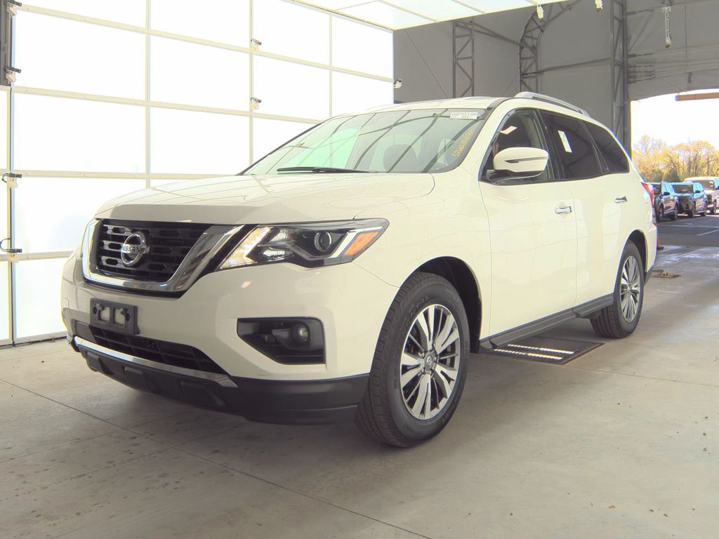 2018 Nissan Pathfinder SV photo