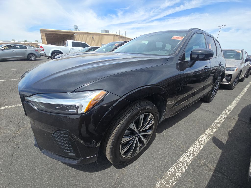 2025 Volvo XC60 Plus photo