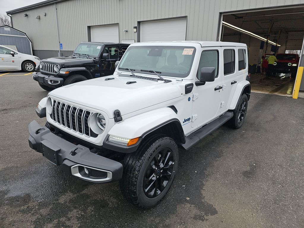 2025 Jeep Wrangler Sahara photo