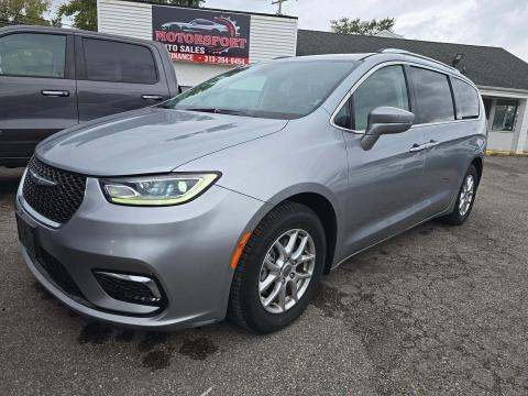 2021 Chrysler Pacifica Touring L photo