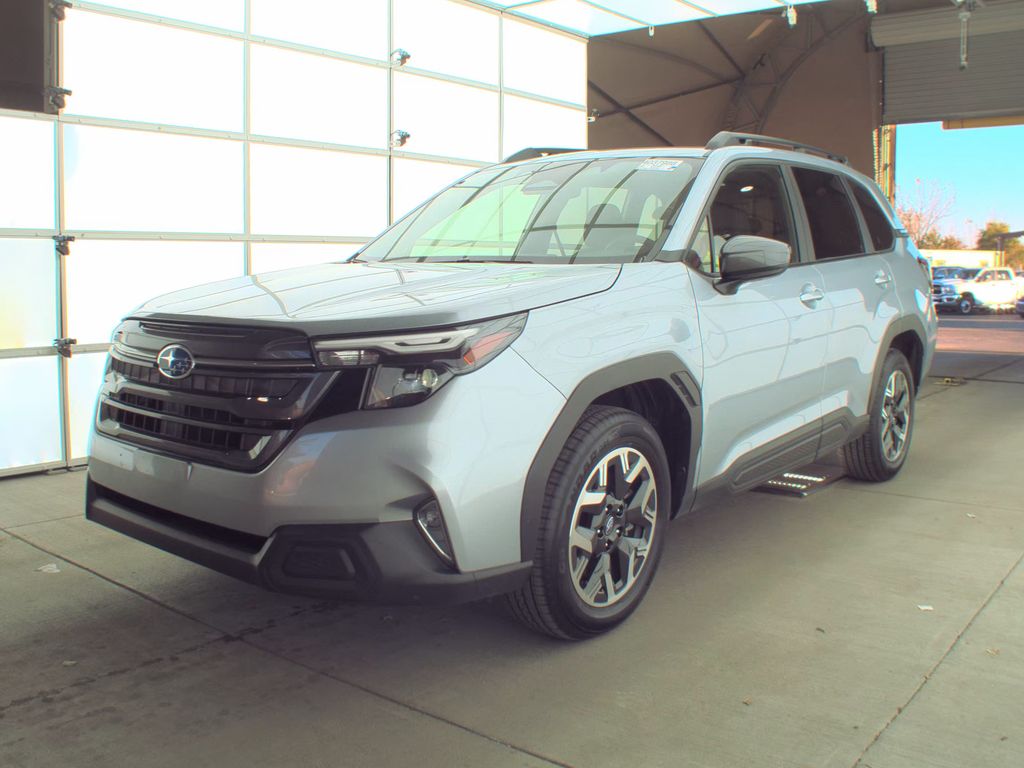 2025 Subaru Forester Premium photo