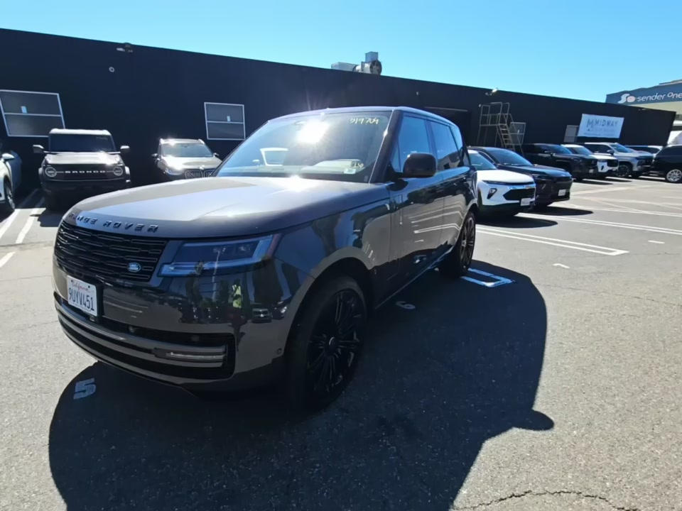 2025 Land Rover Range Rover SE photo