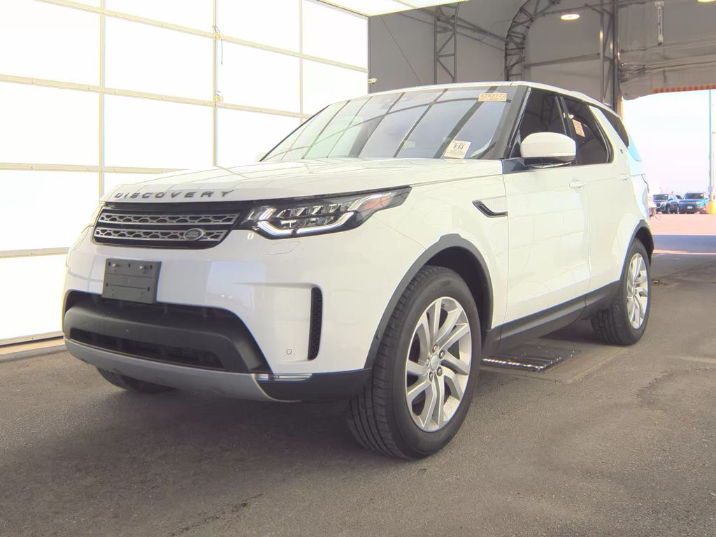 2017 Land Rover Discovery HSE photo