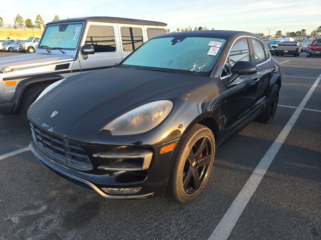 2016 Porsche Macan Turbo photo