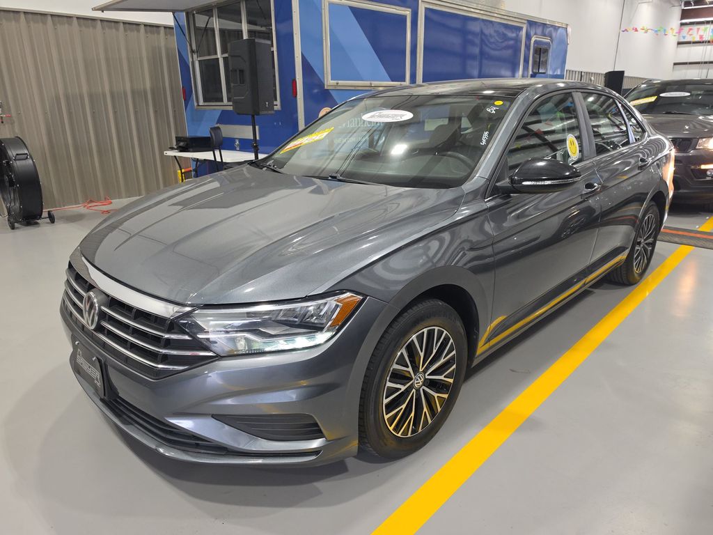 2021 Volkswagen Jetta R-Line photo