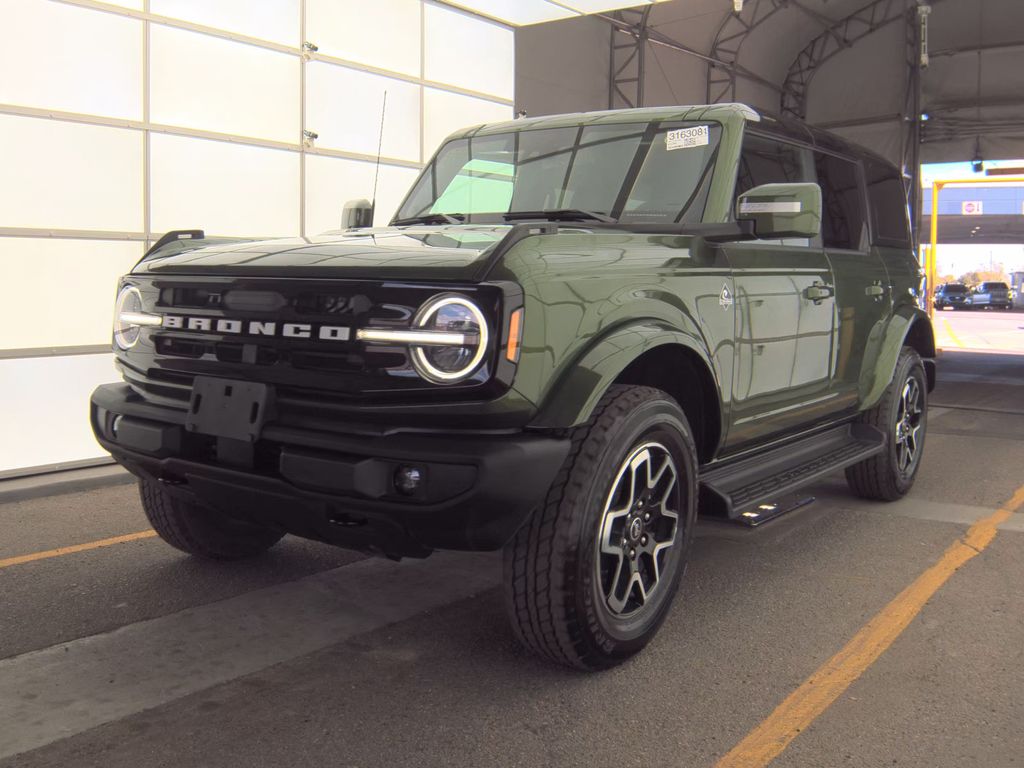2025 Ford Bronco Outer Bank photo