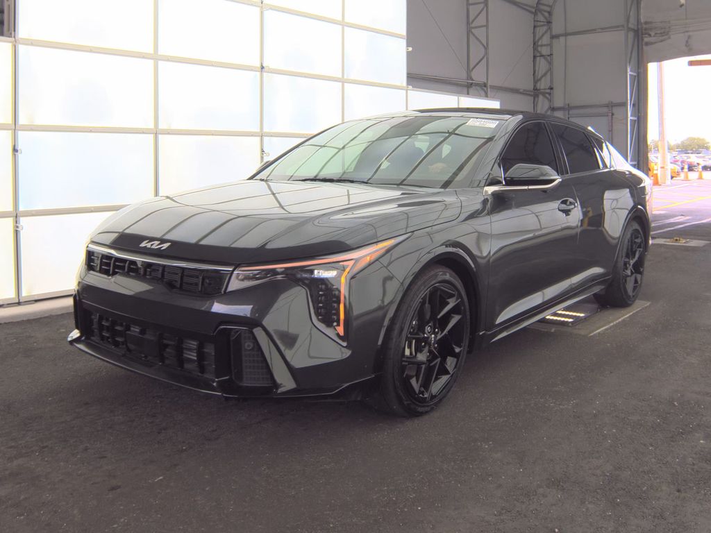 2025 Kia K4 GT-Line photo