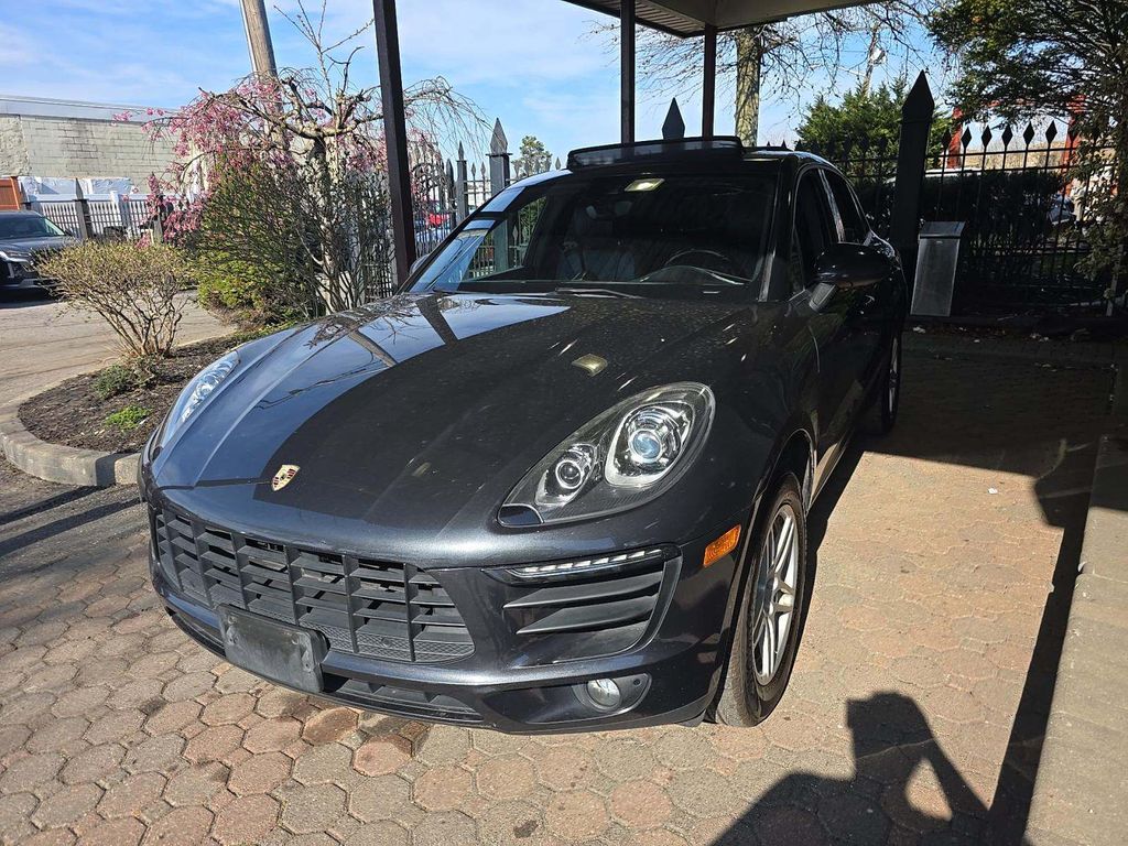 2017 Porsche Macan photo