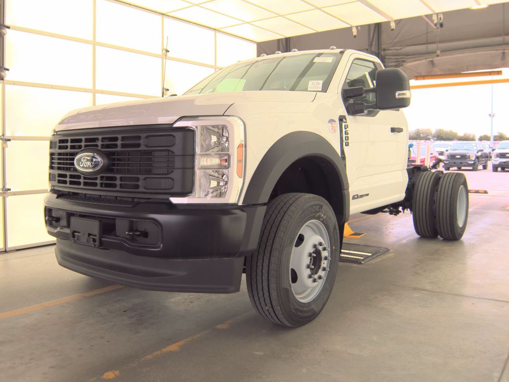 2025 Ford F-600 XL photo
