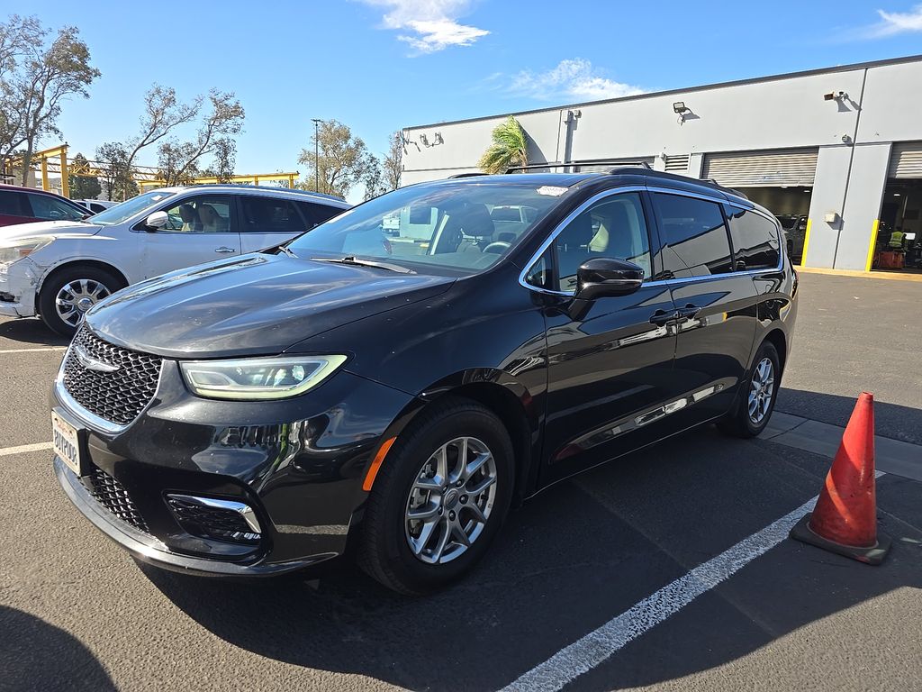 2021 Chrysler Pacifica Touring photo