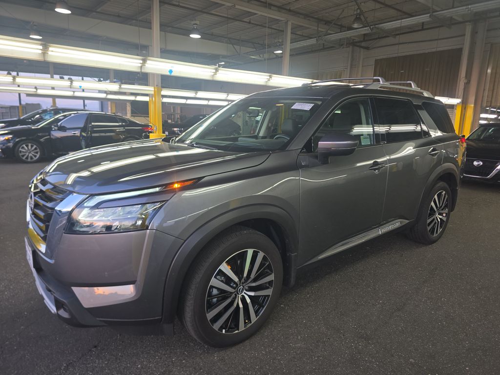 2025 Nissan Pathfinder Platinum photo
