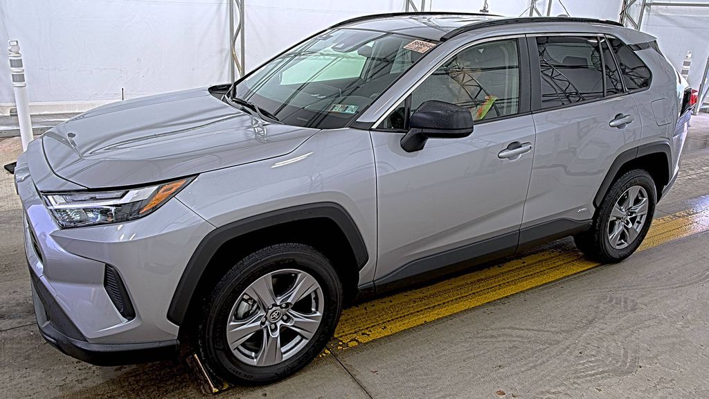 2025 Toyota RAV4 Hybrid LE photo