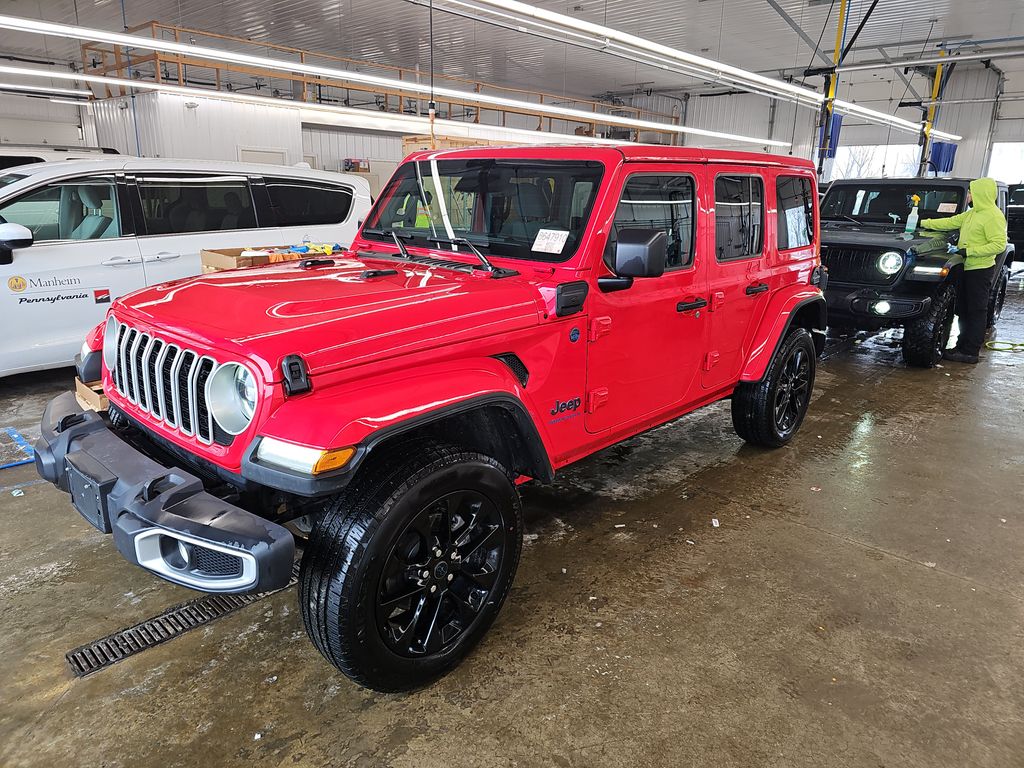 2025 Jeep Wrangler Sahara photo