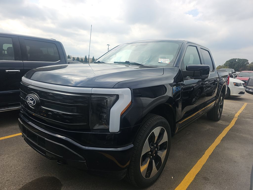 2025 Ford F-150 Platinum photo