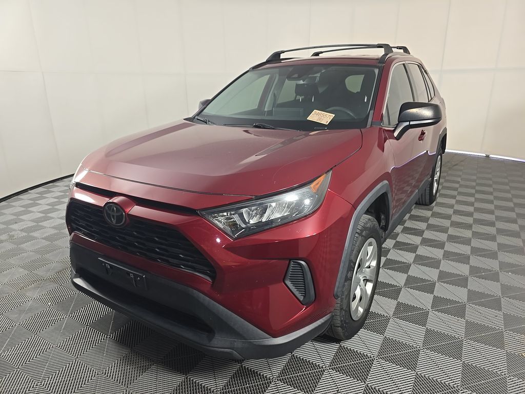 2021 Toyota RAV4 LE photo