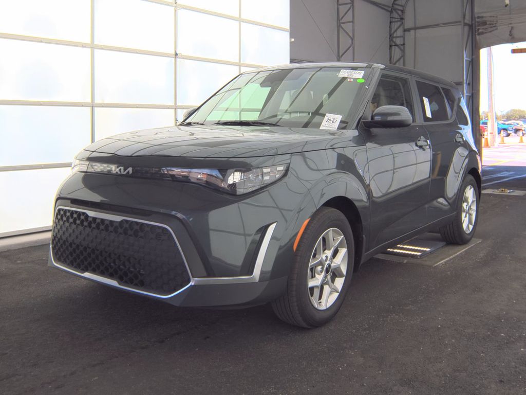 2025 Kia Soul LX photo