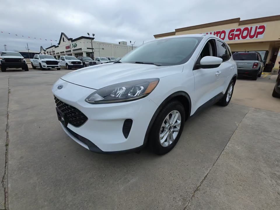 2021 Ford Escape SE photo