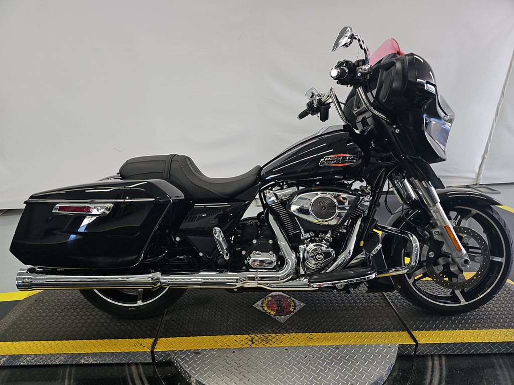 2024 Harley-Davidson Flhx photo