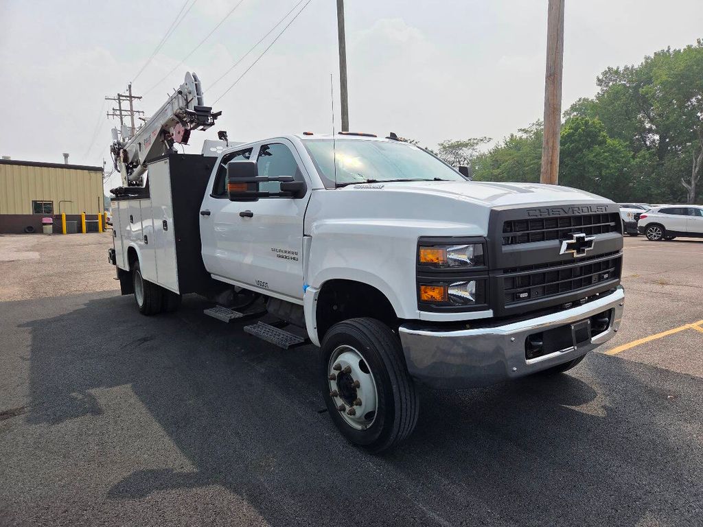 2022 Chevrolet Silverado Medium Duty 4X4 4DR Crew CAB photo