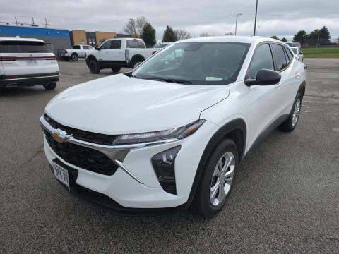 2026 Chevrolet Trax LS photo