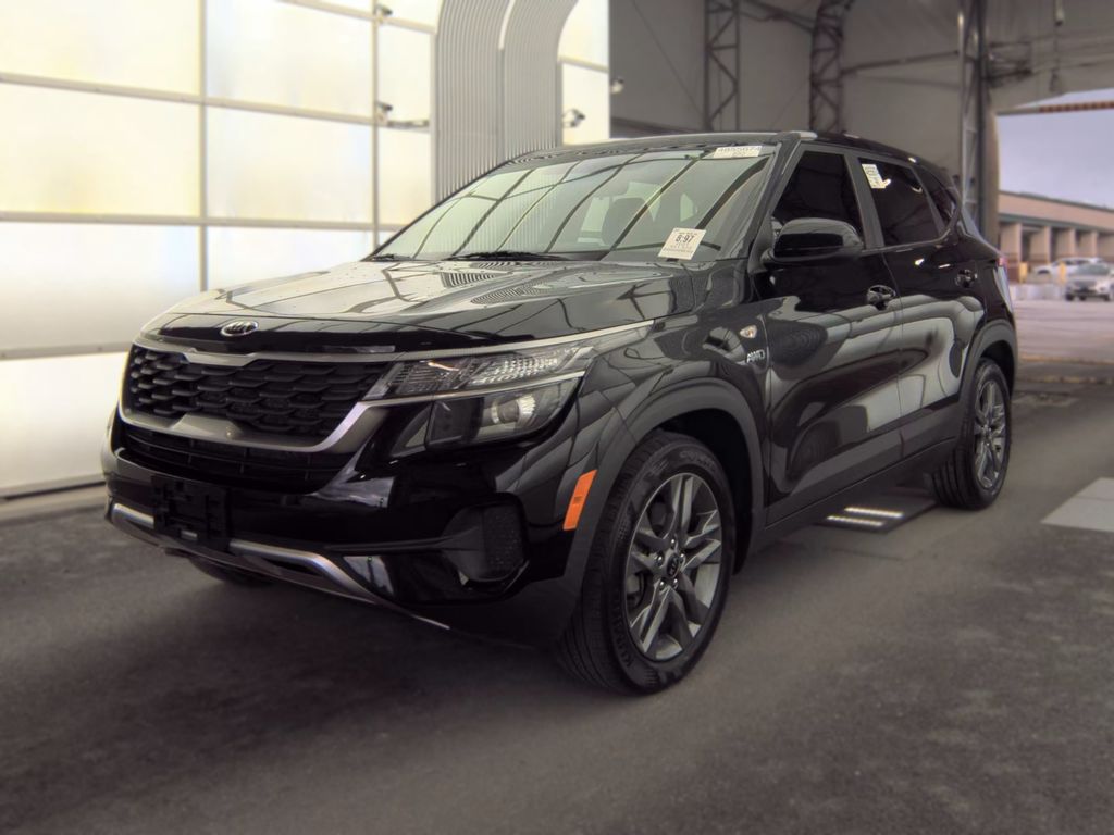 2021 Kia Seltos LX photo